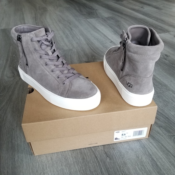 UGG Olli Suede Sneakers. - Picture 2 of 8